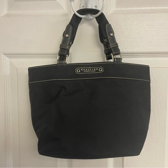 Small black Kenneth Cole bag - Picture 1 of 11